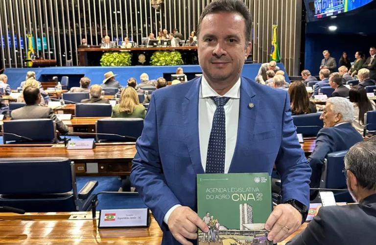 Deputado Luís do Hospital acompanha lançamento da Agenda do Agro 2025 em Brasília