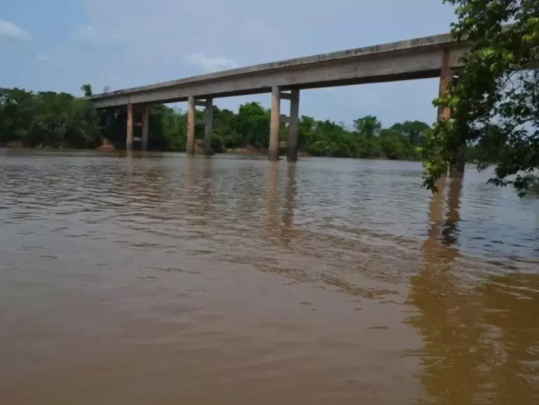 Homem pula de ponte em Rondônia e Corpo de Bombeiros é acionado para buscas