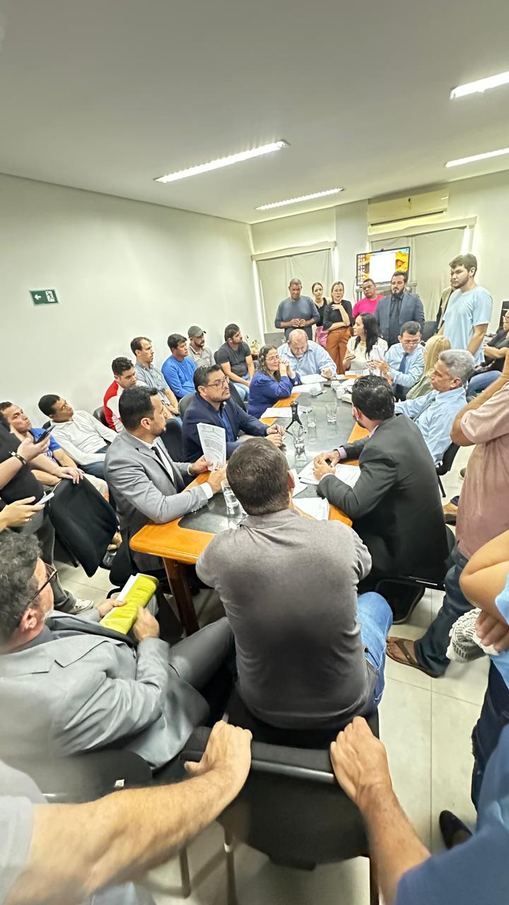 Vereadores entre a cruz e a espada: o dilema do aumento salarial dos servidores em Cacoal